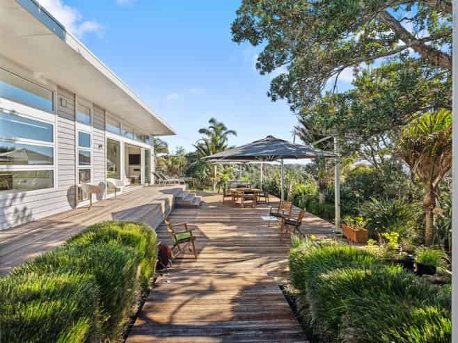 14 Pacific Parade, Surfdale