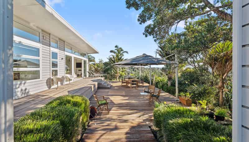 14 Pacific Parade, Surfdale