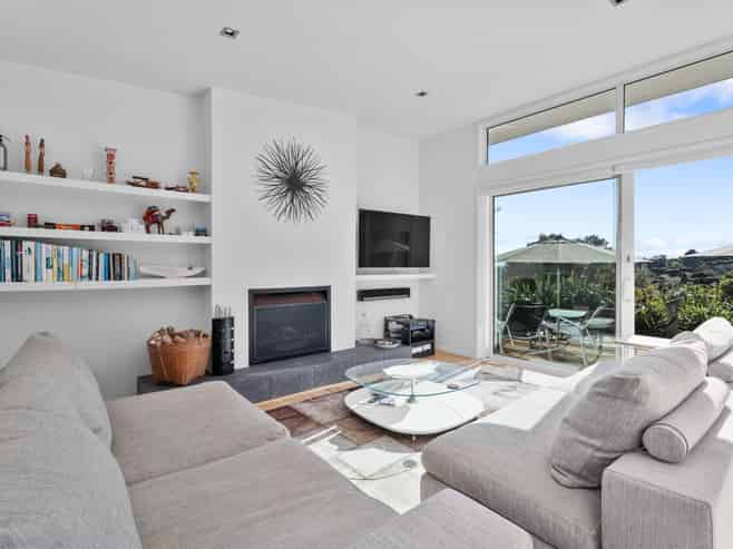 14 Pacific Parade, Surfdale