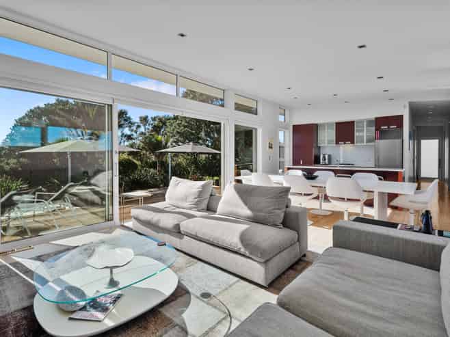 14 Pacific Parade, Surfdale