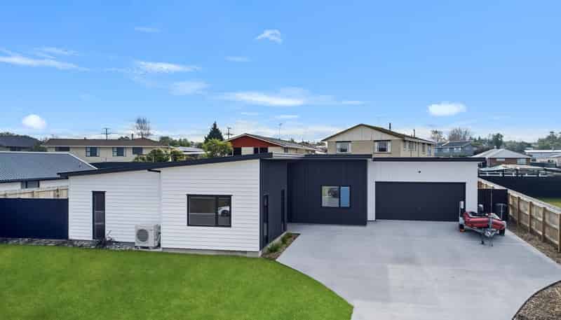 7 Whitehaven Street, Weston