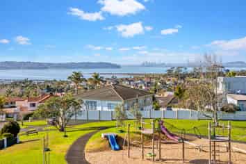 5 Whiting Grove, West Harbour