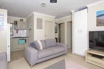 3A Oakridge Way, Northpark