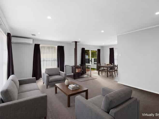 45 Hartford Crescent, Totara Park