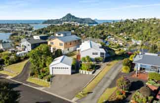 18 Hinemoa Terrace, Tairua