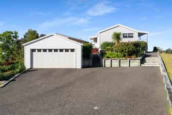 18 Hinemoa Terrace, Tairua
