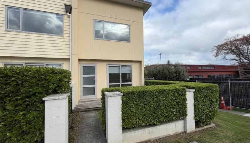 1/11 Ray Small Drive, Papakura