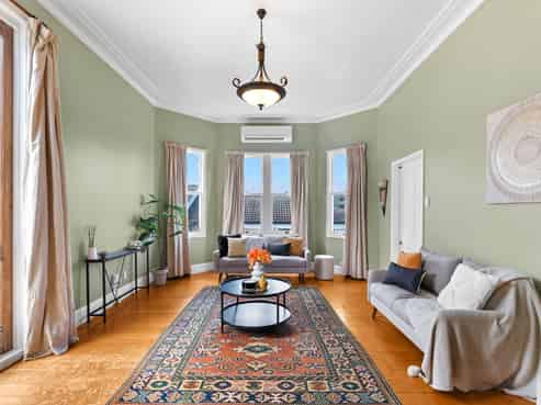 366 Western Hills Drive, Avenues
