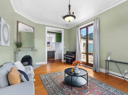 366 Western Hills Drive, Avenues