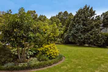 1 Oakford Park Crescent, Greenhithe