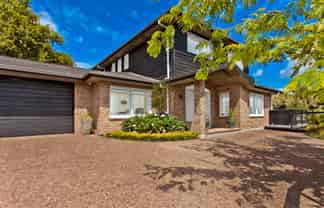 1 Oakford Park Crescent, Greenhithe