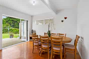 8 Lookout Drive, Laingholm