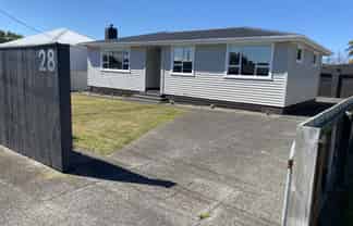 28 Hunter Street, Hawera