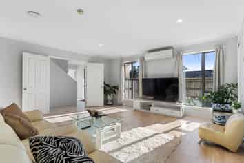 4 Shingleton Lane, Flat Bush