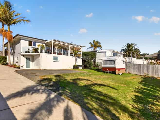 954 Whangaparaoa Road, Manly