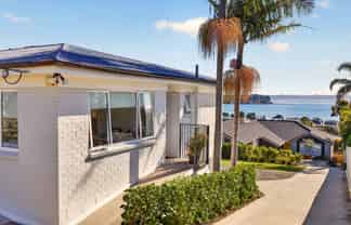 954 Whangaparaoa Road, Manly