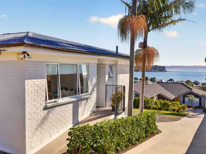 954 Whangaparaoa Road, Manly