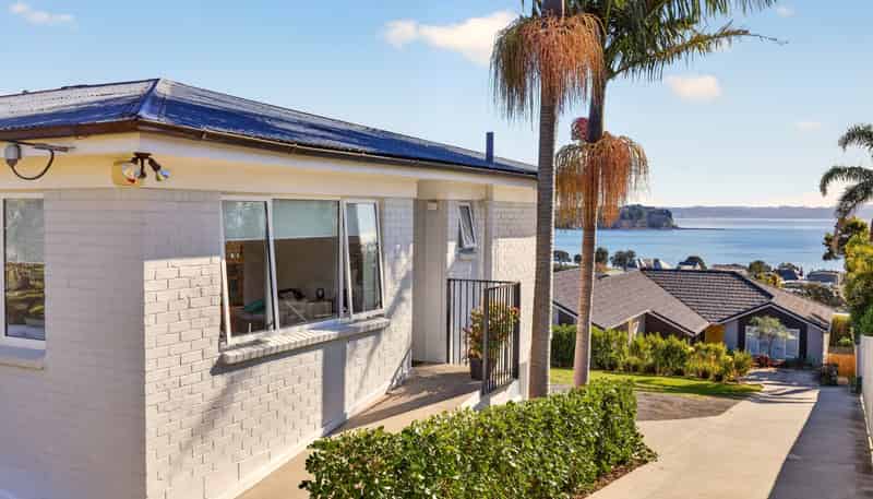 954 Whangaparaoa Road, Manly