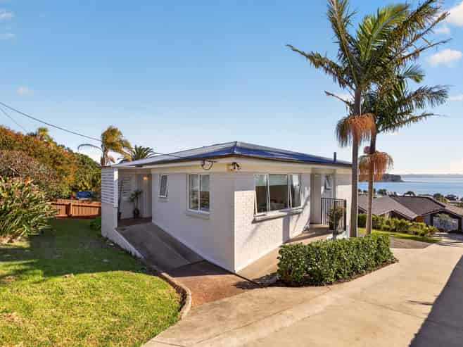 954 Whangaparaoa Road, Manly