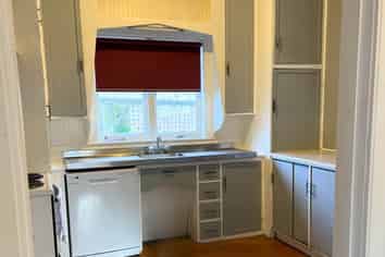 348A Western Hills Drive, Avenues