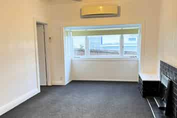 348A Western Hills Drive, Avenues