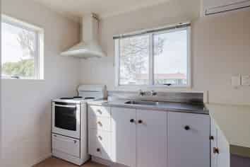 32a Robinson Crescent, Westbrook