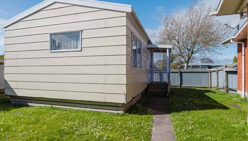 32a Robinson Crescent, Westbrook