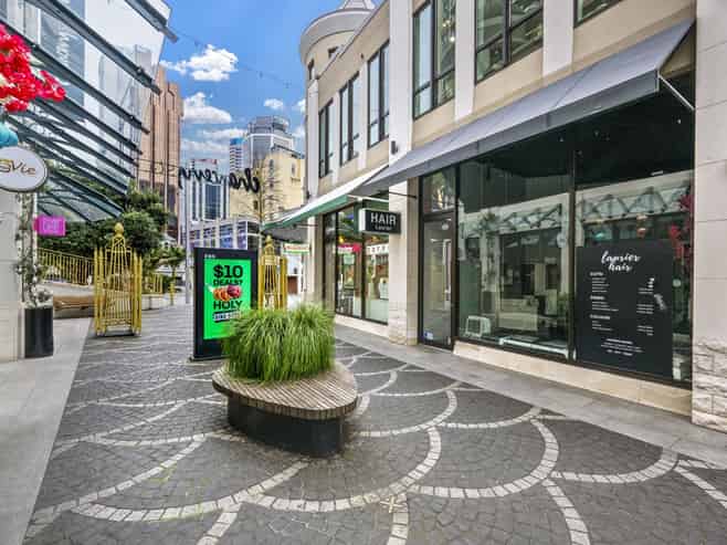 Prime CBD office with retail investment