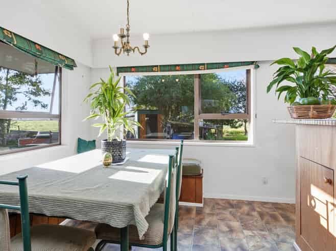 1633 State Highway 25, Pipiroa