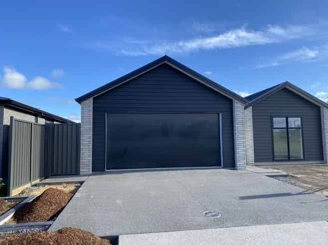 38 Hammick Crescent, Pyes Pa