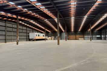 1800m² Warehouse With Large Secure Yard