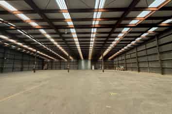 1800m² Warehouse With Large Secure Yard