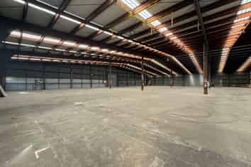 1800m² Warehouse With Large Secure Yard