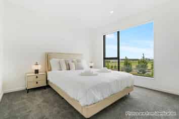 39 Flat Bush School Road, Flat Bush