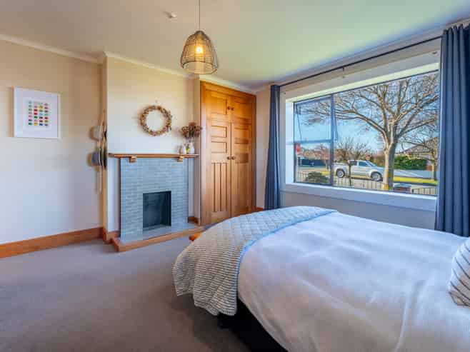 20 Hill View Crescent, Highfield