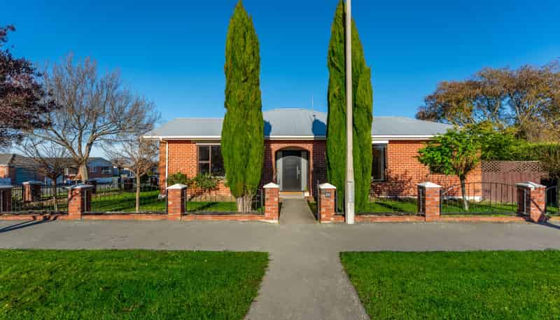 20 Hill View Crescent, Highfield