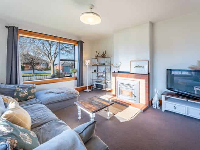20 Hill View Crescent, Highfield