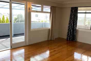64 Sunnybrae Road, Hillcrest