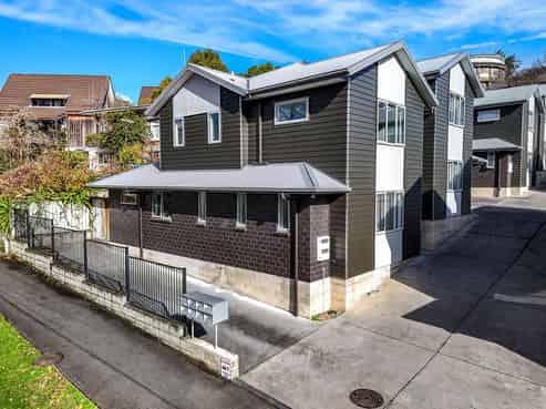 C/8/30 Hunter Street, Hamilton Lake