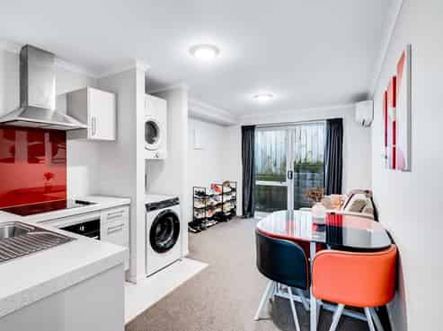 C/8/30 Hunter Street, Hamilton Lake