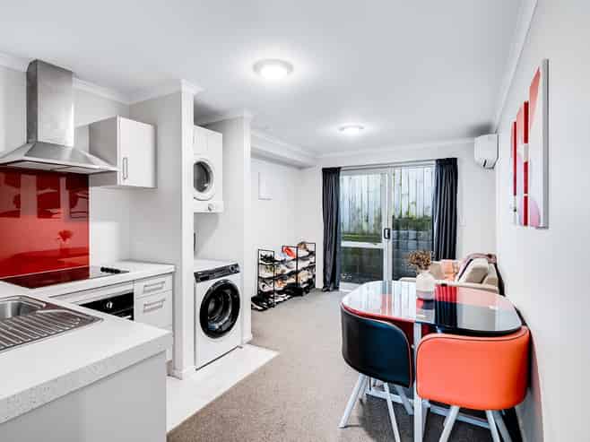C/8/30 Hunter Street, Hamilton Lake