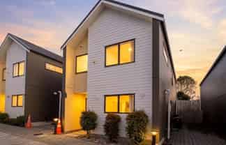 12D Kelwyn Road, Kelston