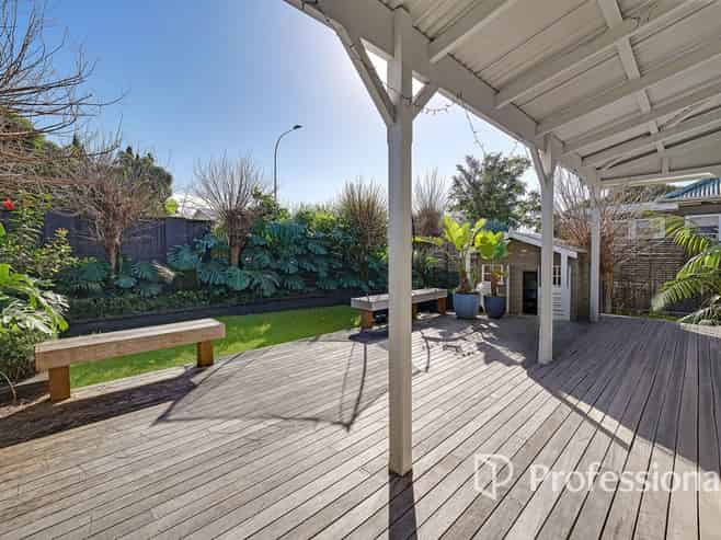 234 Meola Road, Point Chevalier