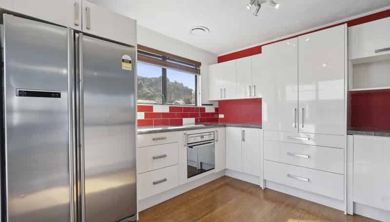9 Moonstone Grove, Birchville