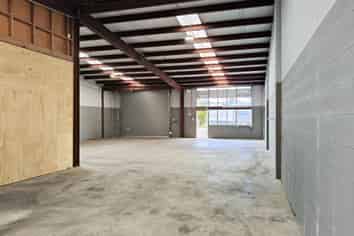 INDUSTRIAL WAREHOUSE
