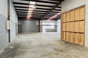 INDUSTRIAL WAREHOUSE
