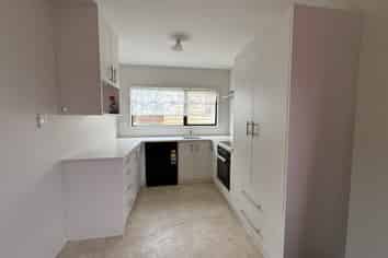 b/399 Roscommon Road, Clendon Park