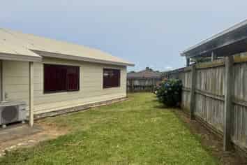 b/399 Roscommon Road, Clendon Park