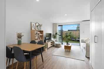 32B Coral Crescent, Panmure