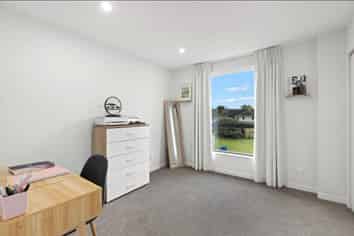 32B Coral Crescent, Panmure